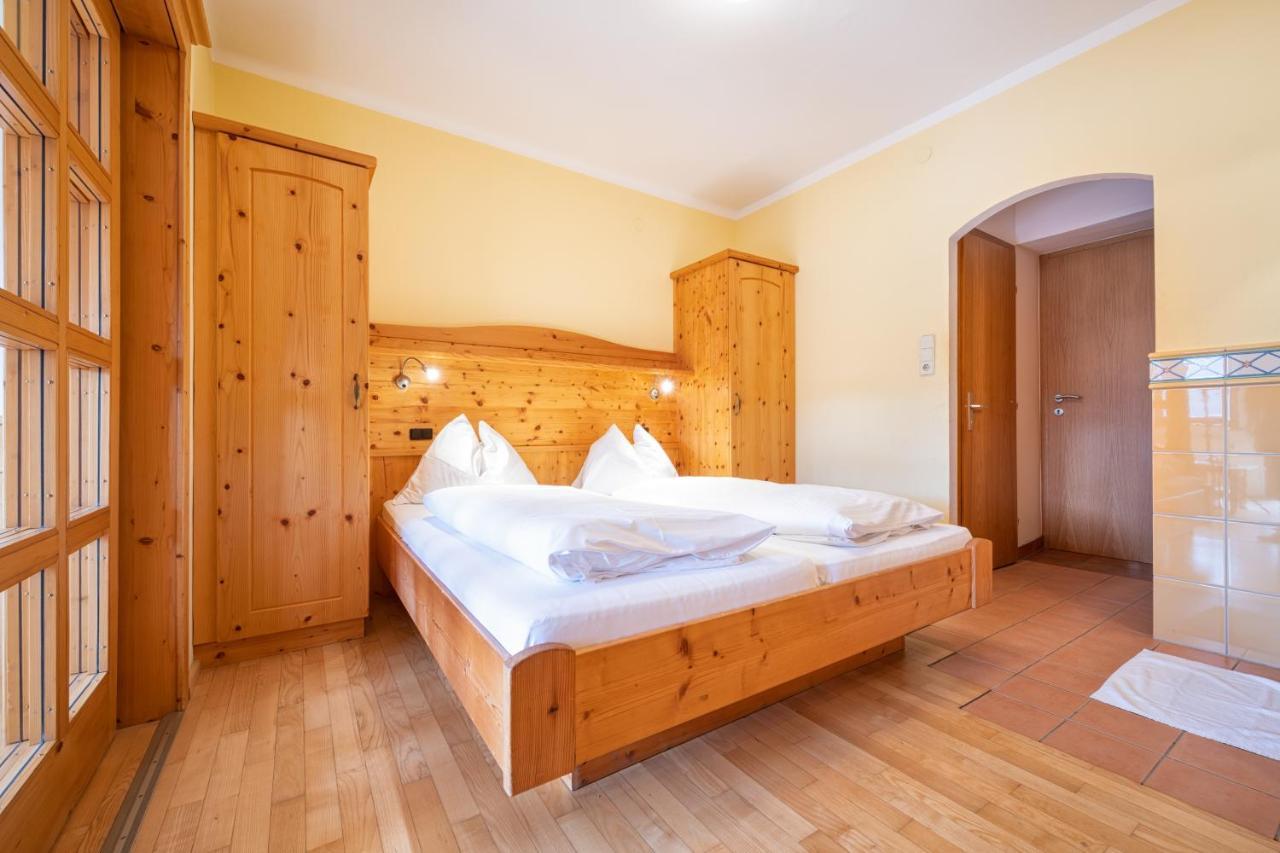 Mayer - Wirtshaus Und Dorfhotel Sankt Martin am Grimming ภายนอก รูปภาพ