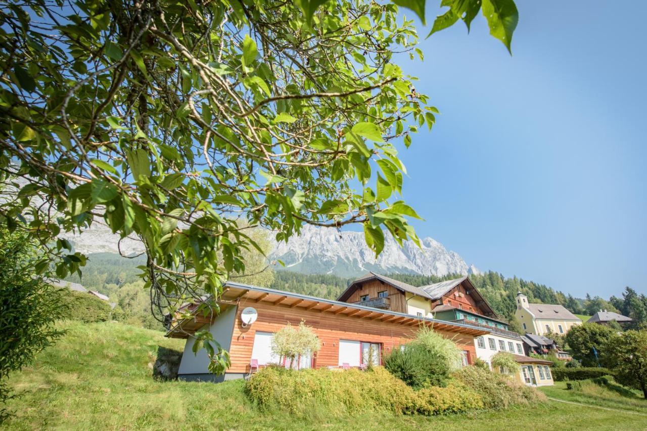 Mayer - Wirtshaus Und Dorfhotel Sankt Martin am Grimming ภายนอก รูปภาพ