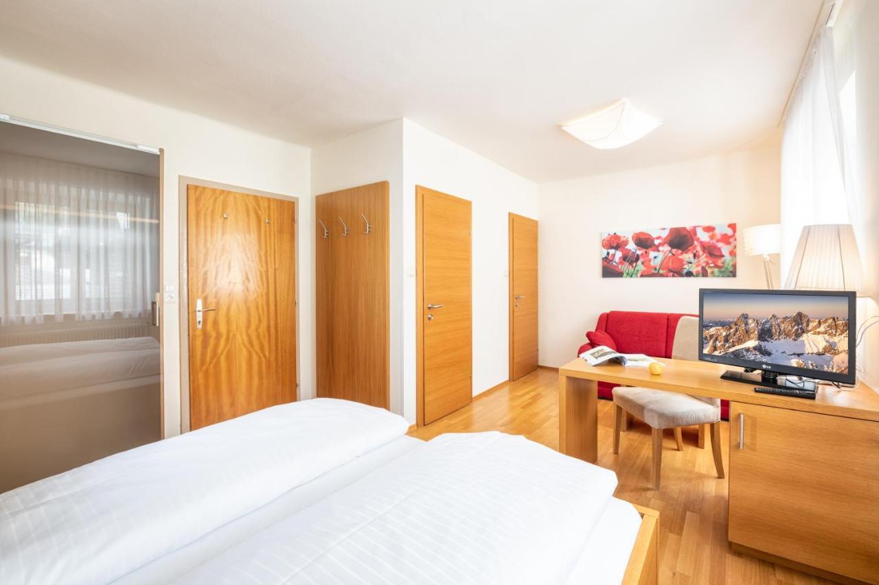 Mayer - Wirtshaus Und Dorfhotel Sankt Martin am Grimming ภายนอก รูปภาพ