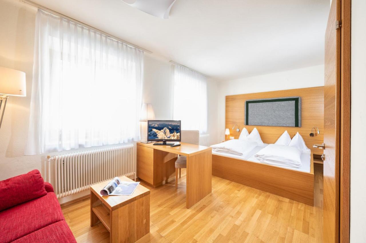 Mayer - Wirtshaus Und Dorfhotel Sankt Martin am Grimming ภายนอก รูปภาพ